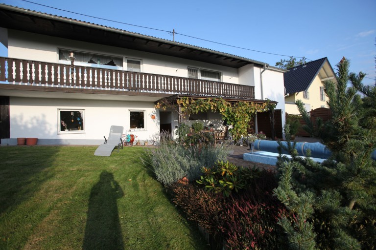 Entspanntes Leben inmitten der Natur mit Blick auf das Siebengebirge
